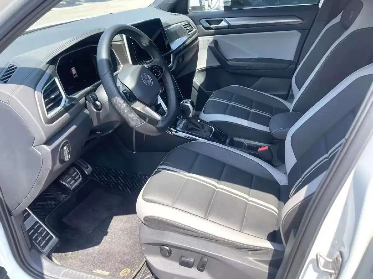 2024 Volkswagen T-Roc 1.5T 160HP L4 7DCT,autocango,china used car exporter,china ev exporter,chinese used car exporter,chinese used ev exporter