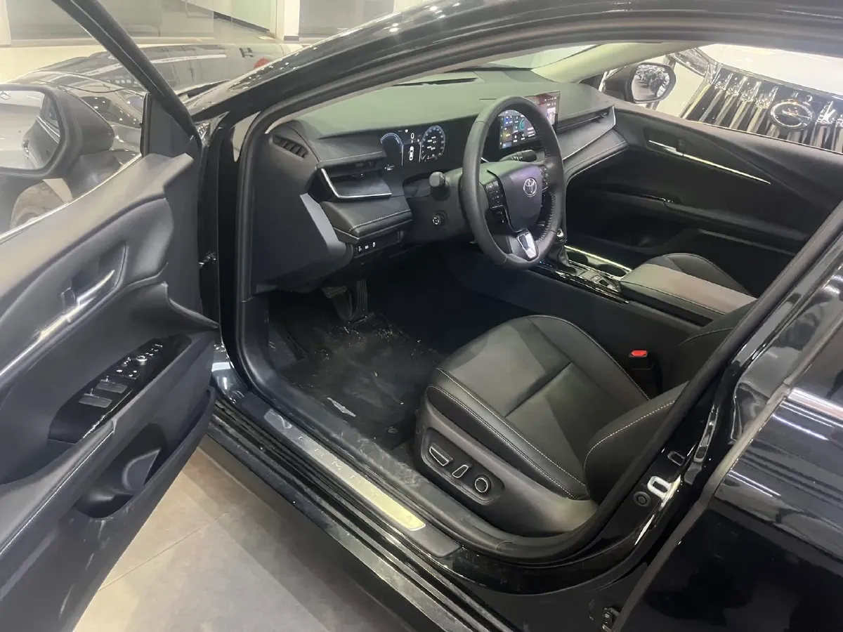 2024 Toyota Camry 2.5L 185HP L4 E-CVT Hybrid,autocango,china used car exporter,china ev exporter,chinese used car exporter,chinese used ev exporter