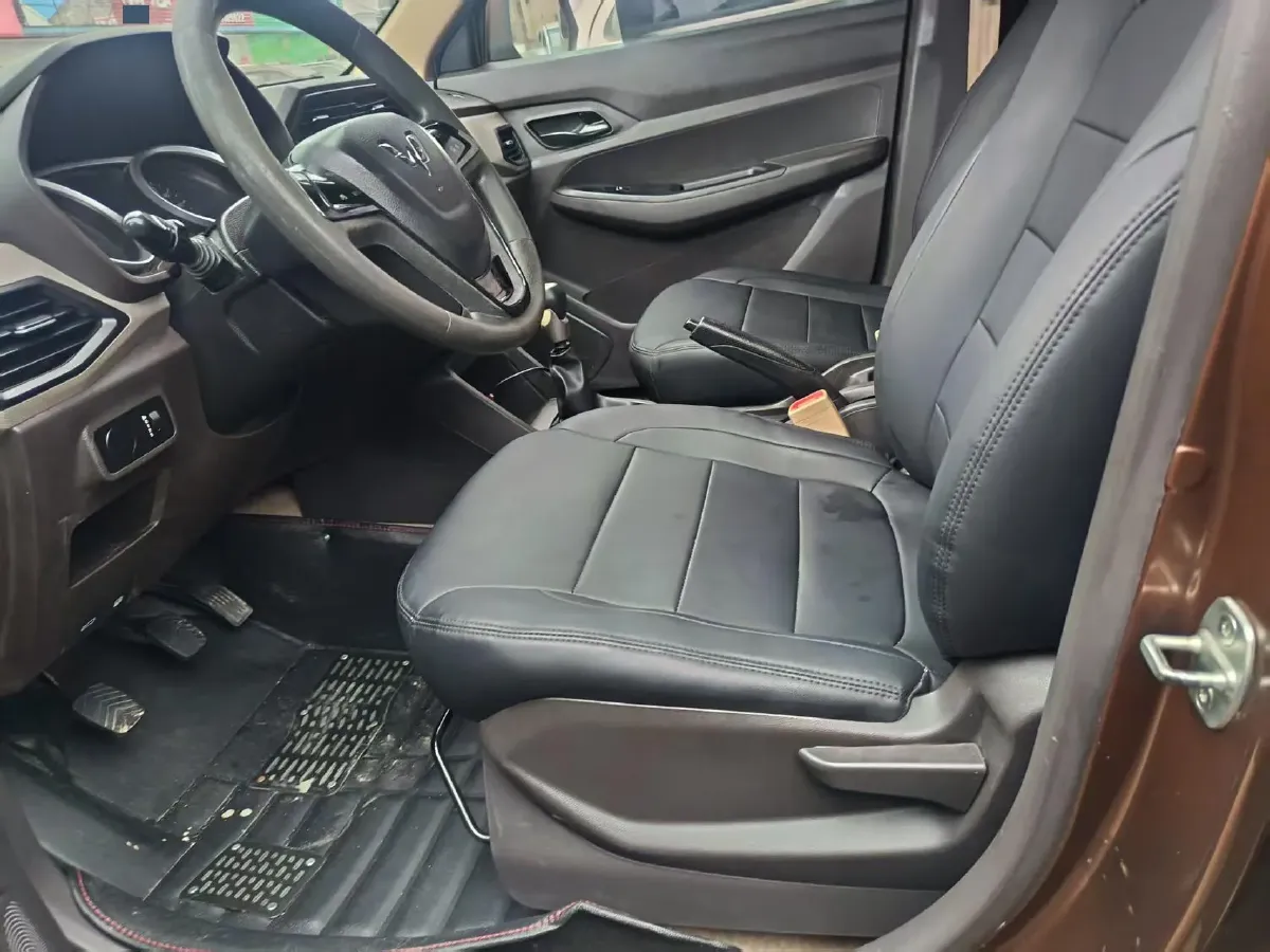 2018 WuLing HongGuang 1.5L 105HP L4 5MT,autocango,china used car exporter,china ev exporter,chinese used car exporter,chinese used ev exporter