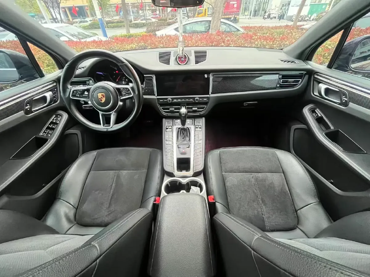 2018 Porsche Macan 2.0T 252HP L4 7DCT,autocango,china used car exporter,china ev exporter,chinese used car exporter,chinese used ev exporter