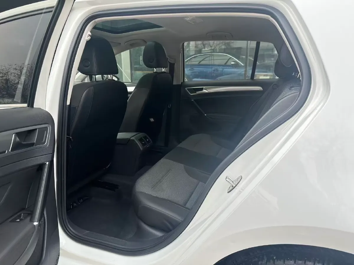 2018 Volkswagen Golf 1.6L 110HP L4 6AT,autocango,china used car exporter,china ev exporter,chinese used car exporter,chinese used ev exporter