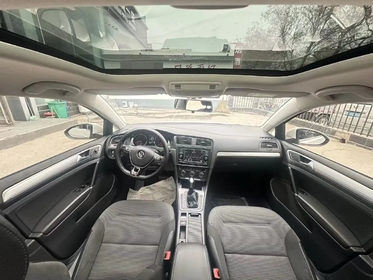 2018 Volkswagen Golf 1.6L 110HP L4 6AT,autocango,china used car exporter,china ev exporter,chinese used car exporter,chinese used ev exporter