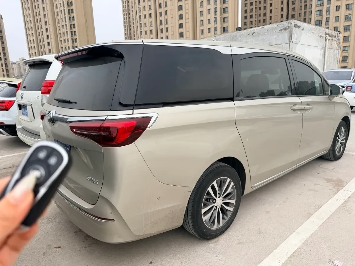 2023 Buick GL8 2.0T 237HP L4 9AT,autocango,china used car exporter,china ev exporter,chinese used car exporter,chinese used ev exporter