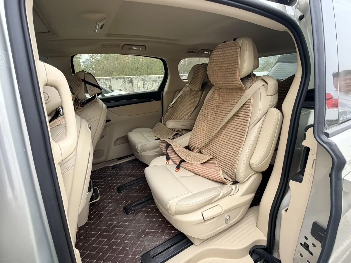 2023 Buick GL8 2.0T 237HP L4 9AT,autocango,china used car exporter,china ev exporter,chinese used car exporter,chinese used ev exporter