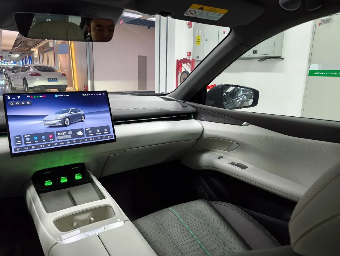 2025 Deepal L07 BEV 56.12KWH,autocango,china used car exporter,china ev exporter,chinese used car exporter,chinese used ev exporter