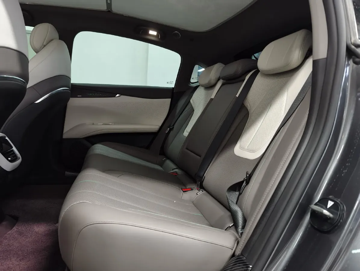 2025 Deepal L07 BEV 56.12KWH,autocango,china used car exporter,china ev exporter,chinese used car exporter,chinese used ev exporter