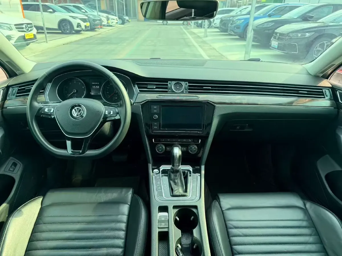 2019 Volkswagen Magotan 2.0T 186HP L4 7DCT,autocango,china used car exporter,china ev exporter,chinese used car exporter,chinese used ev exporter