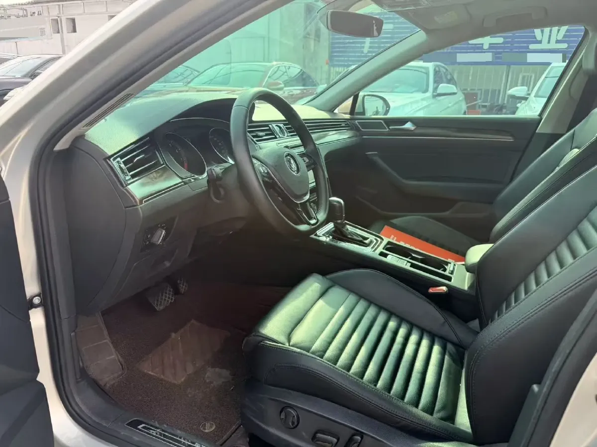 2019 Volkswagen Magotan 2.0T 186HP L4 7DCT,autocango,china used car exporter,china ev exporter,chinese used car exporter,chinese used ev exporter