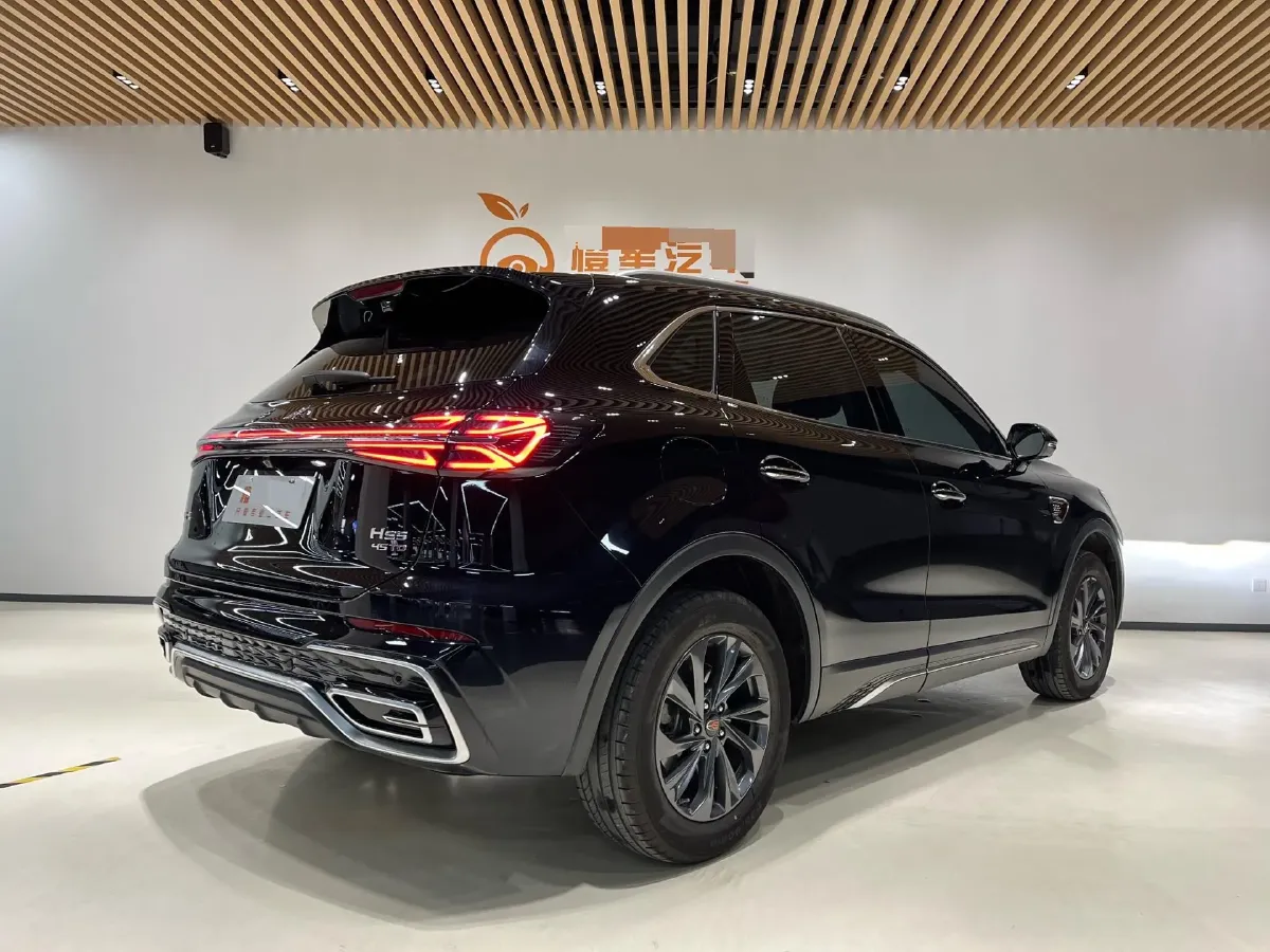 2025 HongQi HS5 2.0T 252HP L4 8AT,autocango,china used car exporter,china ev exporter,chinese used car exporter,chinese used ev exporter