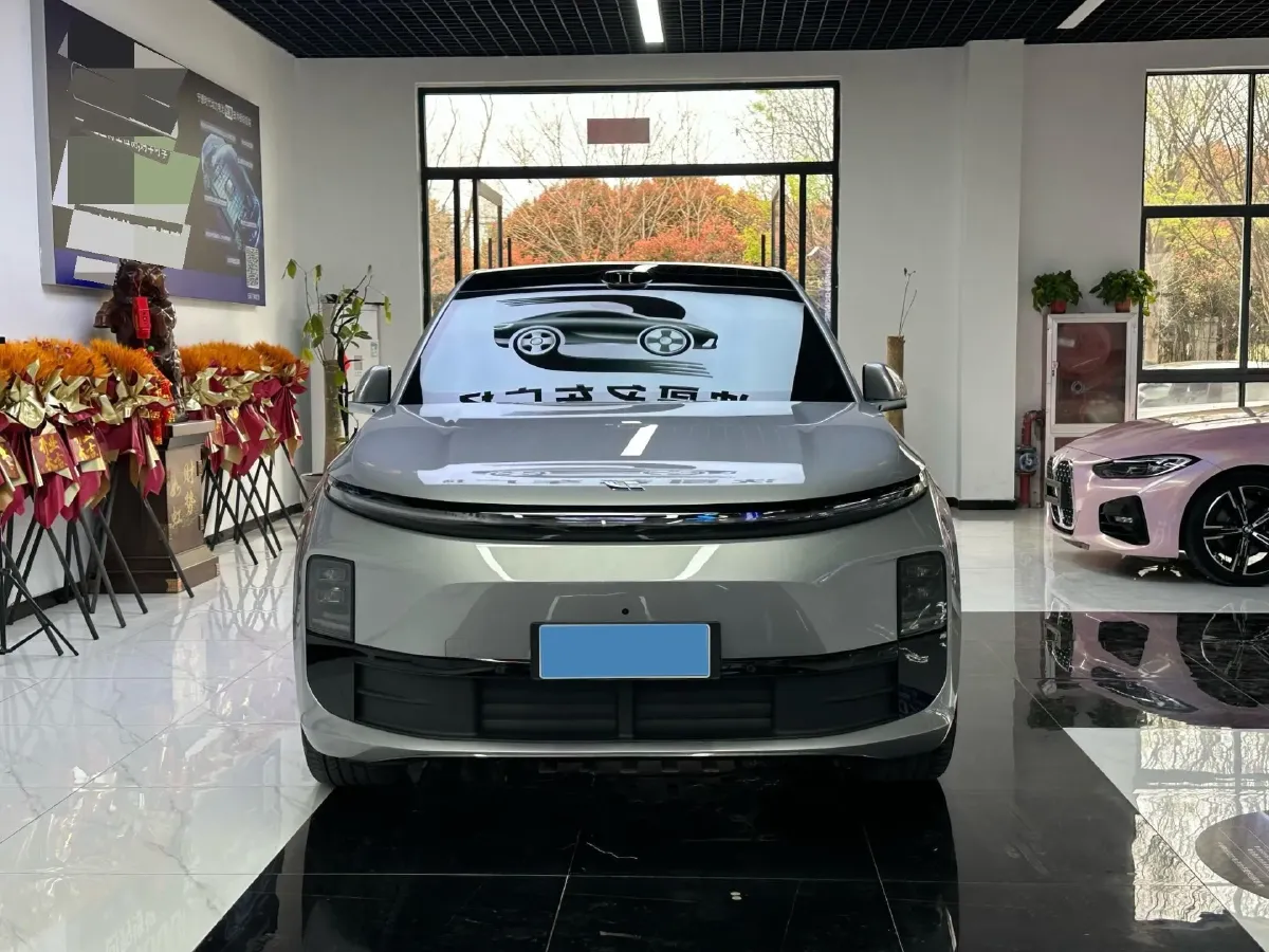 2025 Li L6 Range Extended 154HP L4 REEV,autocango,china used car exporter,china ev exporter,chinese used car exporter,chinese used ev exporter
