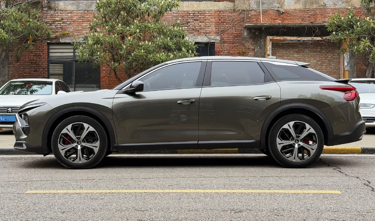 2022 Citroen C5 X 1.6T 175HP L4 8AT,autocango,china used car exporter,china ev exporter,chinese used car exporter,chinese used ev exporter