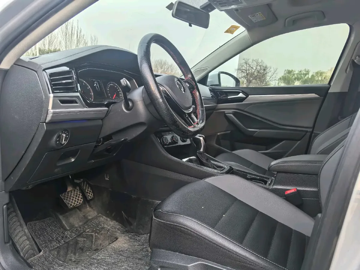 2019 Jeep Cherokee 2.0L 155HP L4 9AT,autocango,china used car exporter,china ev exporter,chinese used car exporter,chinese used ev exporter