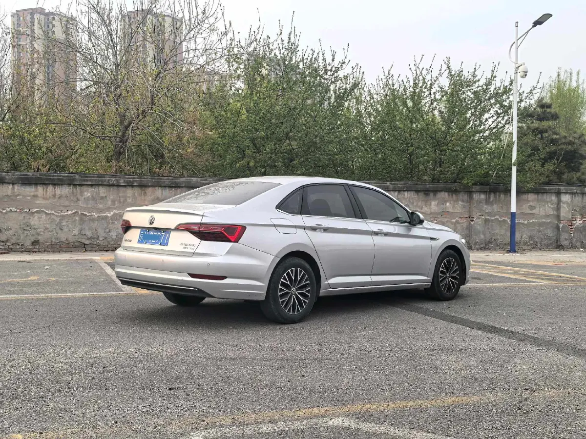 2019 Jeep Cherokee 2.0L 155HP L4 9AT,autocango,china used car exporter,china ev exporter,chinese used car exporter,chinese used ev exporter