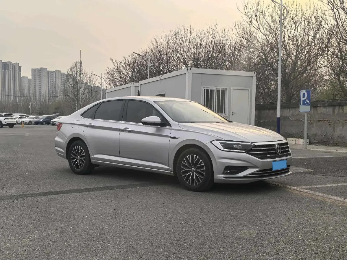 2019 Jeep Cherokee 2.0L 155HP L4 9AT,autocango,china used car exporter,china ev exporter,chinese used car exporter,chinese used ev exporter