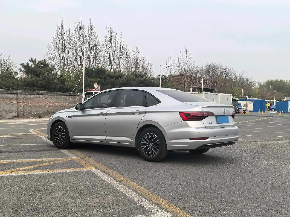 2019 Jeep Cherokee 2.0L 155HP L4 9AT,autocango,china used car exporter,china ev exporter,chinese used car exporter,chinese used ev exporter