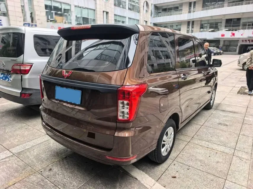 2021 WuLing HongGuang 1.5L 99HP L4 6MT,autocango,china used car exporter,china ev exporter,chinese used car exporter,chinese used ev exporter