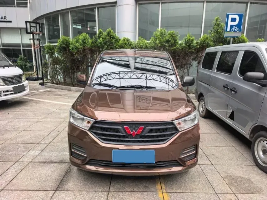 2021 WuLing HongGuang 1.5L 99HP L4 6MT,autocango,china used car exporter,china ev exporter,chinese used car exporter,chinese used ev exporter