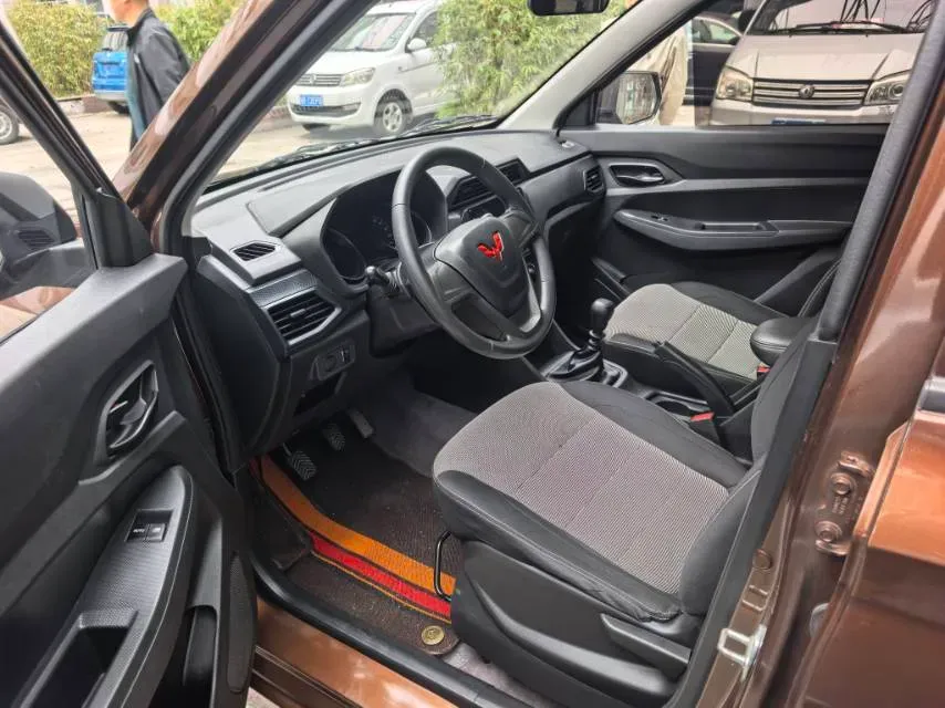 2021 WuLing HongGuang 1.5L 99HP L4 6MT,autocango,china used car exporter,china ev exporter,chinese used car exporter,chinese used ev exporter