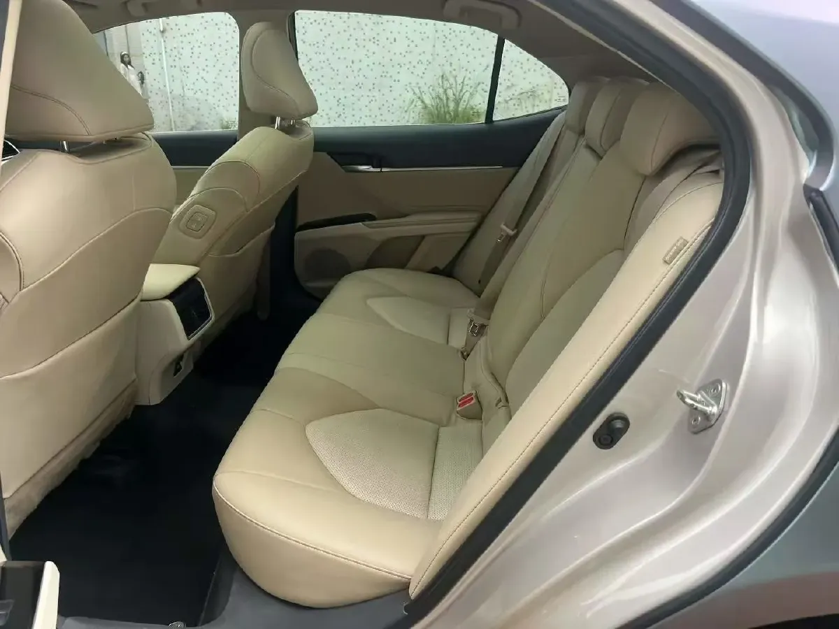 2021 Toyota Camry 2.5L 209HP L4 8AT,autocango,china used car exporter,china ev exporter,chinese used car exporter,chinese used ev exporter