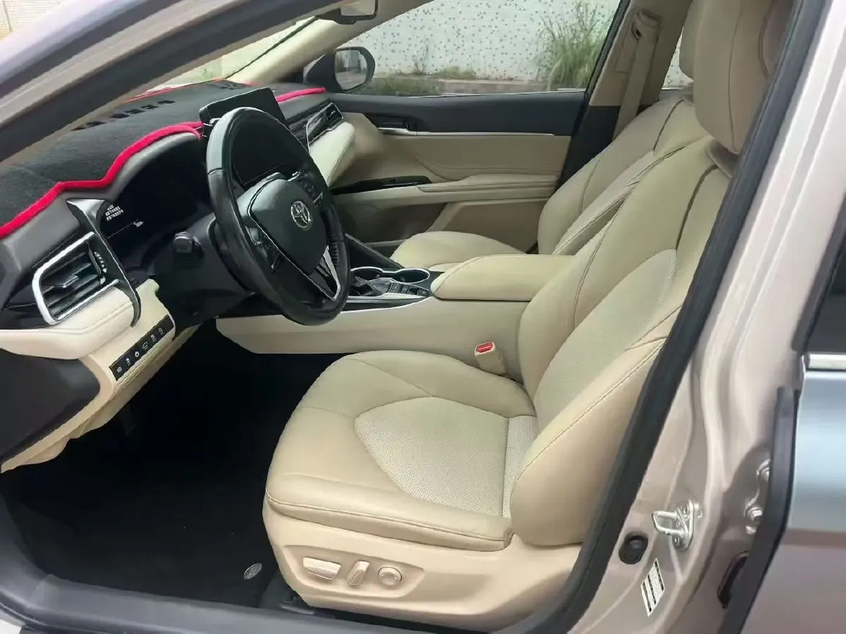 2021 Toyota Camry 2.5L 209HP L4 8AT,autocango,china used car exporter,china ev exporter,chinese used car exporter,chinese used ev exporter