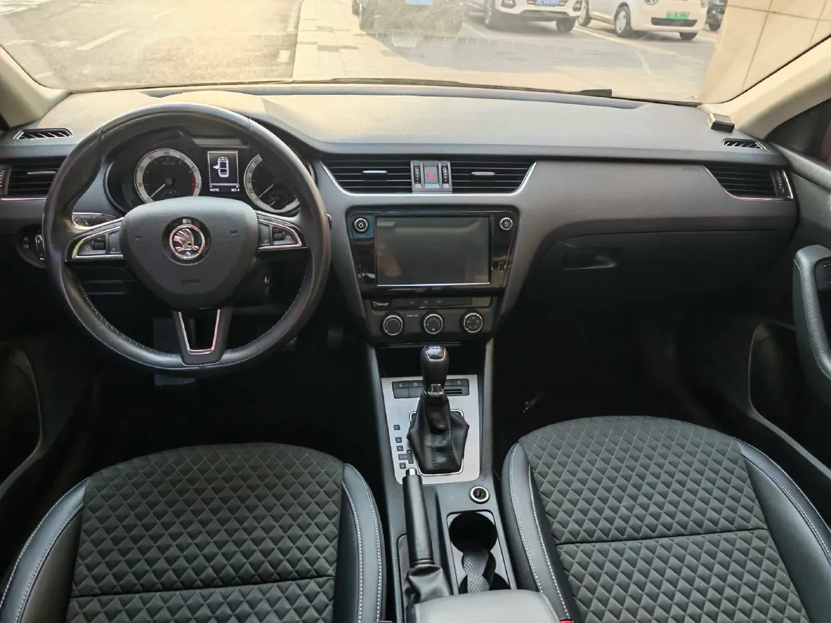 2018 Skoda Octavia 1.4T 150HP L4 7DCT,autocango,china used car exporter,china ev exporter,chinese used car exporter,chinese used ev exporter