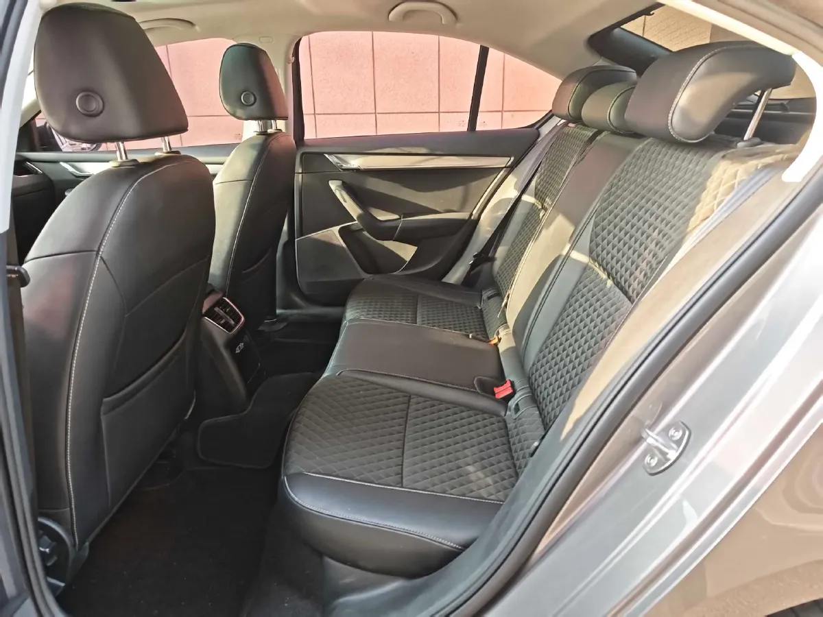 2018 Skoda Octavia 1.4T 150HP L4 7DCT,autocango,china used car exporter,china ev exporter,chinese used car exporter,chinese used ev exporter