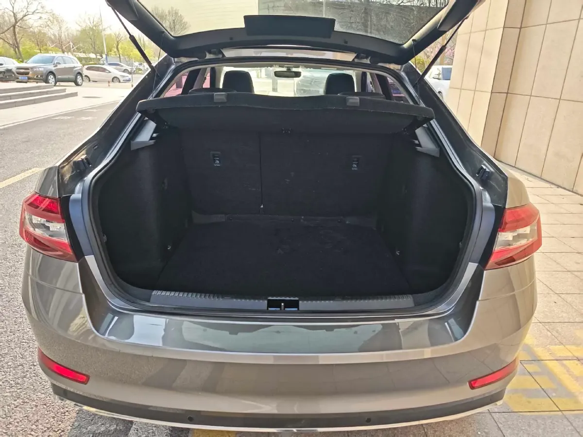 2018 Skoda Octavia 1.4T 150HP L4 7DCT,autocango,china used car exporter,china ev exporter,chinese used car exporter,chinese used ev exporter