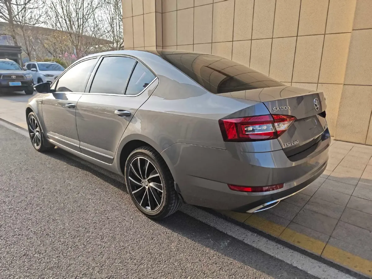 2018 Skoda Octavia 1.4T 150HP L4 7DCT,autocango,china used car exporter,china ev exporter,chinese used car exporter,chinese used ev exporter