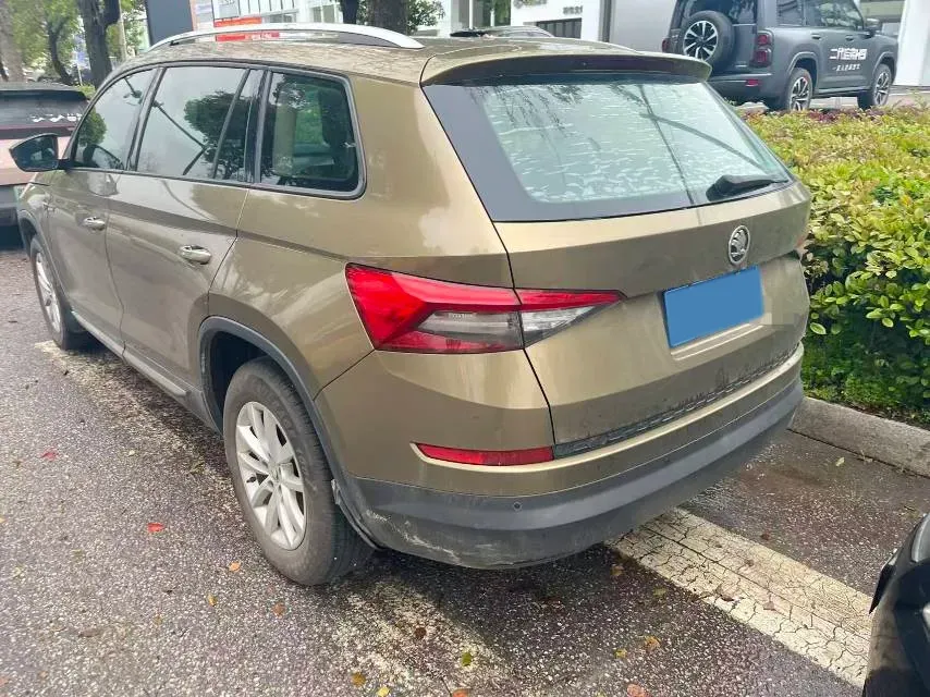 2018 Skoda Kodiak 2.0T 186HP L4 7DCT,autocango,china used car exporter,china ev exporter,chinese used car exporter,chinese used ev exporter