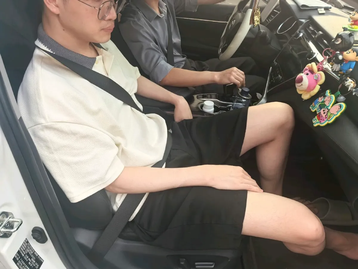 2019 Toyota Camry 2.5L 209HP L4 8AT,autocango,china used car exporter,china ev exporter,chinese used car exporter,chinese used ev exporter