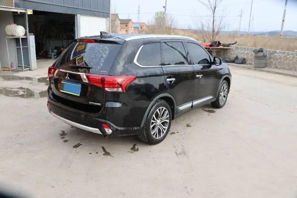 2018 Mitsubishi Outlander 2.4L 192HP L4 CVT,autocango,china used car exporter,china ev exporter,chinese used car exporter,chinese used ev exporter