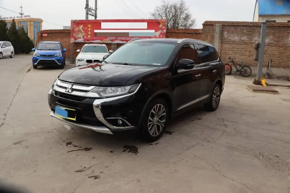 2018 Mitsubishi Outlander 2.4L 192HP L4 CVT,autocango,china used car exporter,china ev exporter,chinese used car exporter,chinese used ev exporter