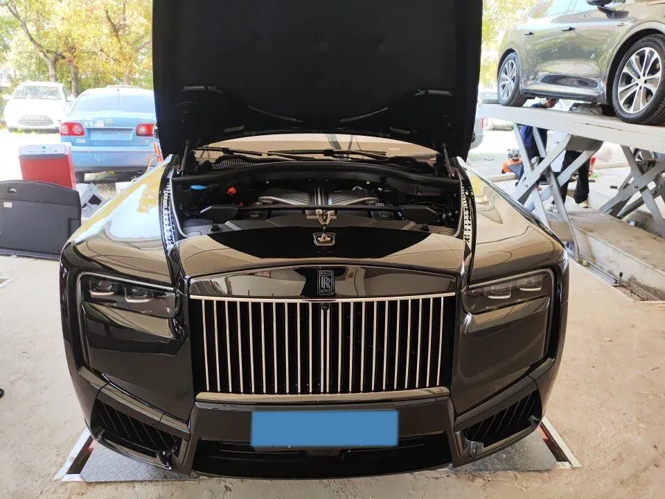 2025 Mansory Cullinan 6.7T 600HP V12 8AT,autocango,china used car exporter,china ev exporter,chinese used car exporter,chinese used ev exporter