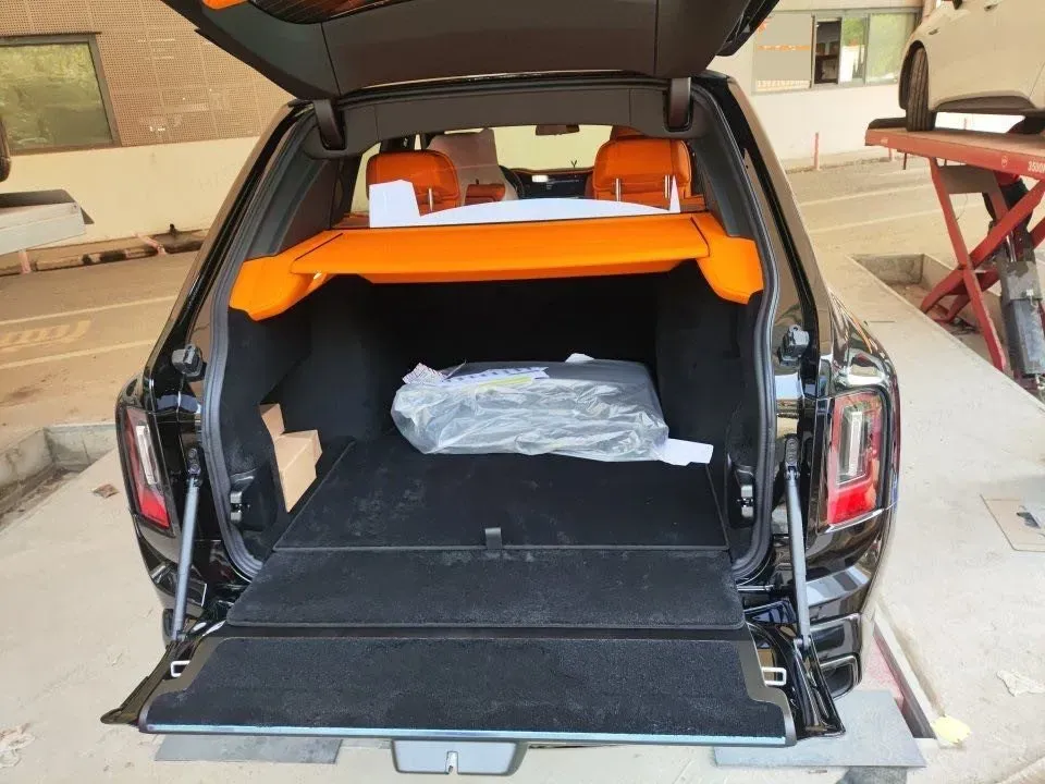 2025 Mansory Cullinan 6.7T 600HP V12 8AT,autocango,china used car exporter,china ev exporter,chinese used car exporter,chinese used ev exporter