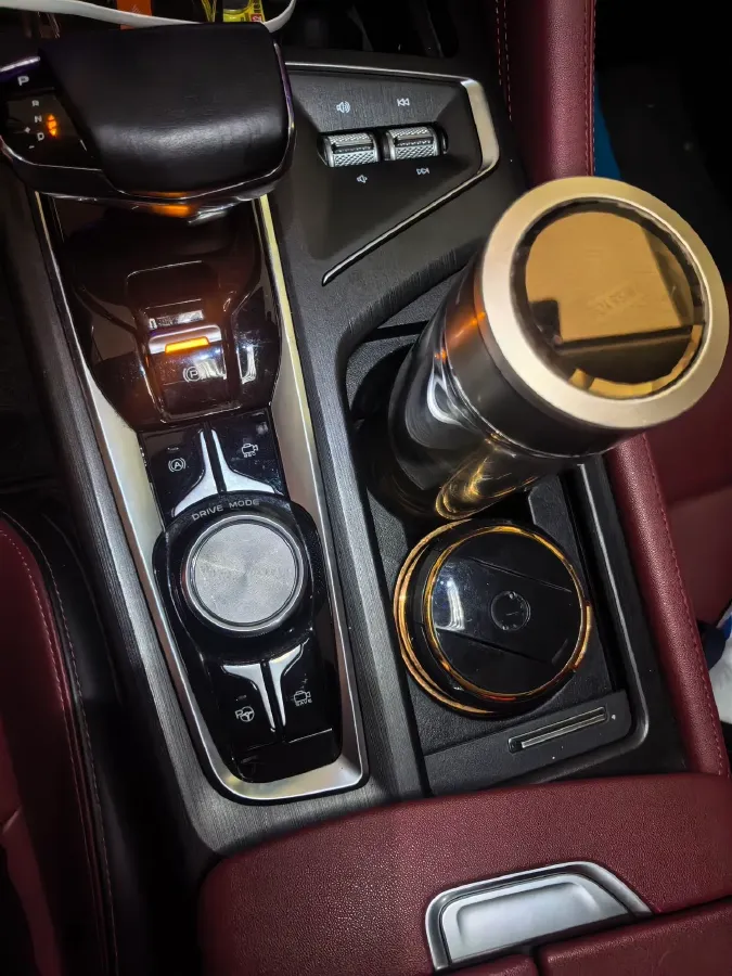 2021 ChangAn CS75 Plus 2.0T 233HP L4 8AT,autocango,china used car exporter,china ev exporter,chinese used car exporter,chinese used ev exporter