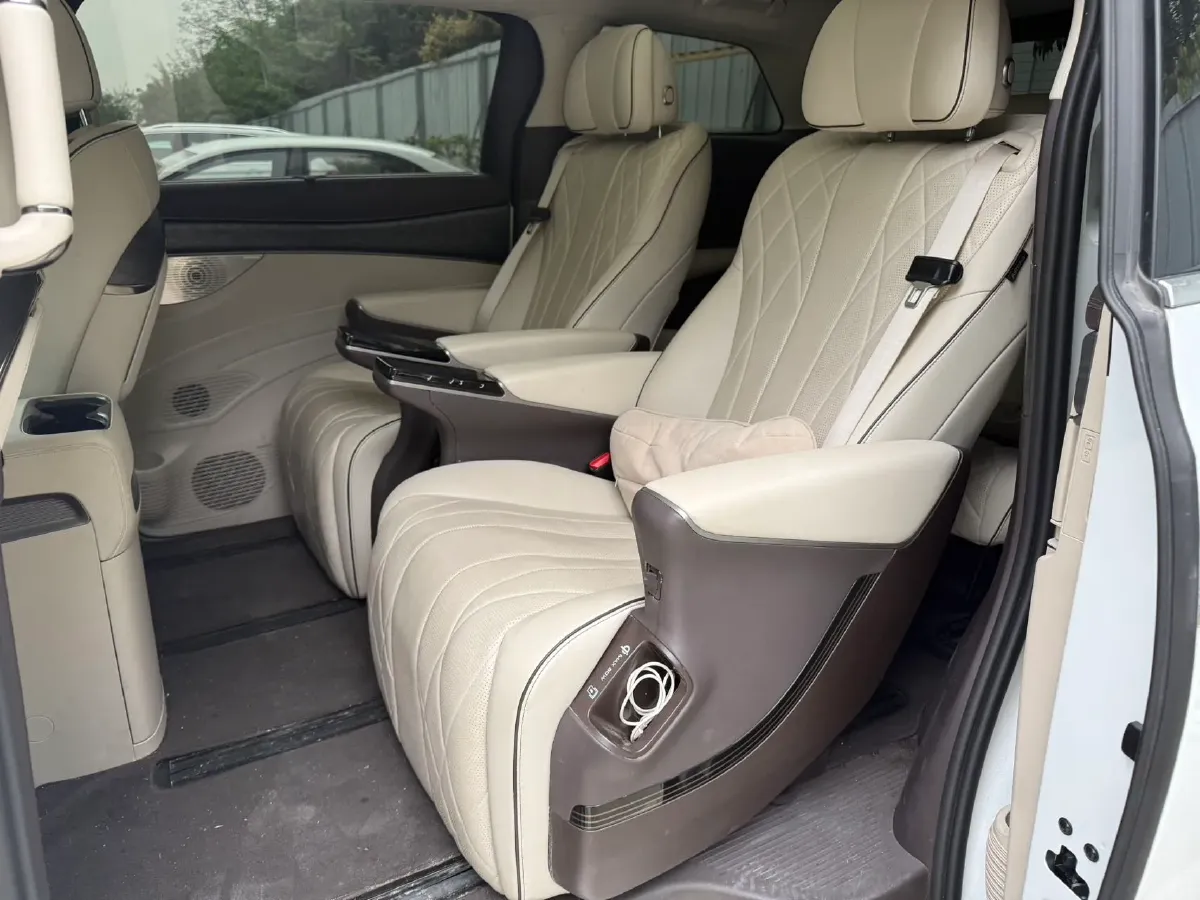 2024 Denza D9 1.5T 139HP L4 E-CVT PHEV 40KWH,autocango,china used car exporter,china ev exporter,chinese used car exporter,chinese used ev exporter