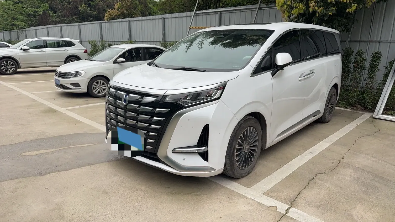 2024 Denza D9 1.5T 139HP L4 E-CVT PHEV 40KWH,autocango,china used car exporter,china ev exporter,chinese used car exporter,chinese used ev exporter