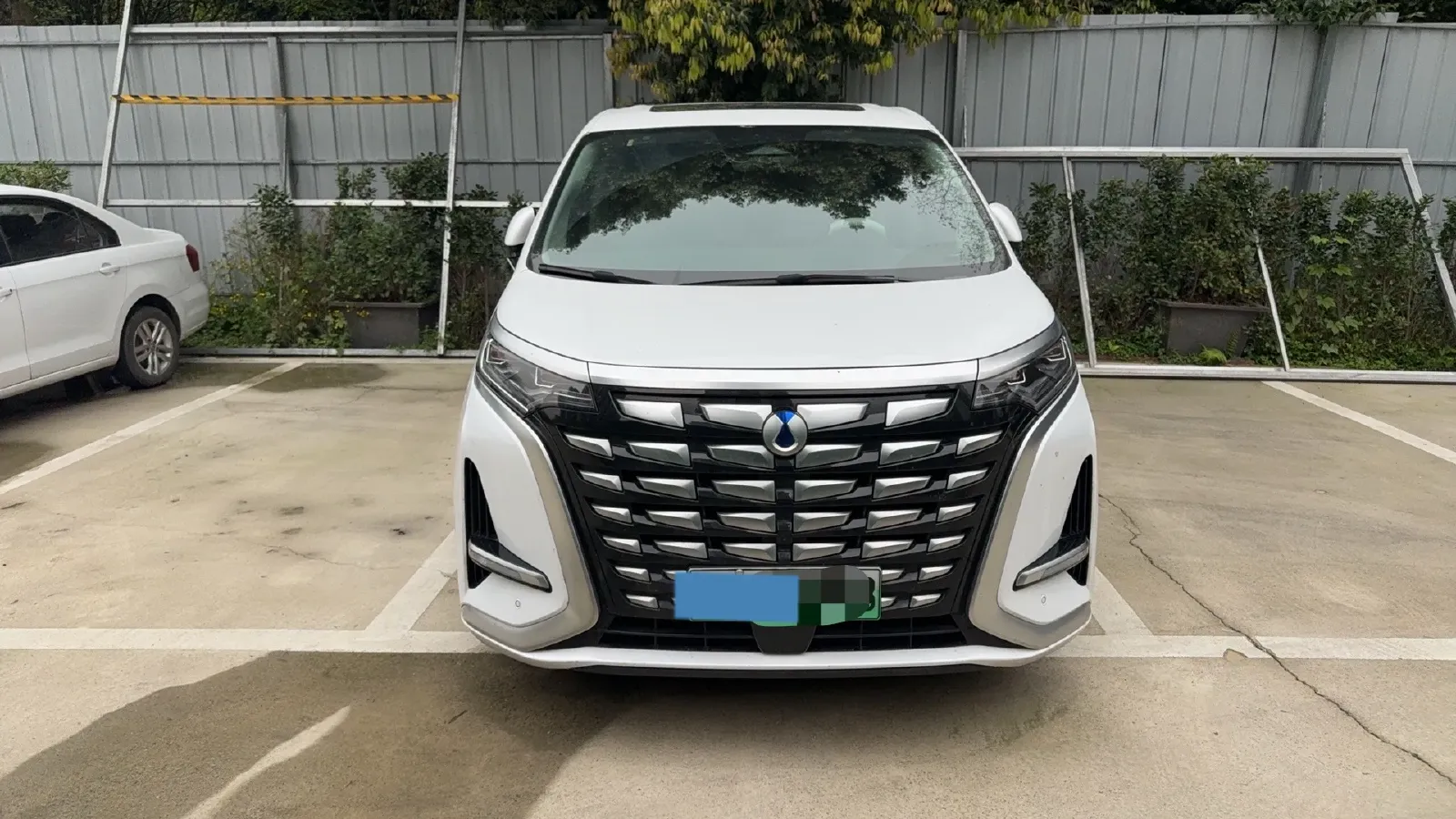 2024 Denza D9 1.5T 139HP L4 E-CVT PHEV 40KWH,autocango,china used car exporter,china ev exporter,chinese used car exporter,chinese used ev exporter