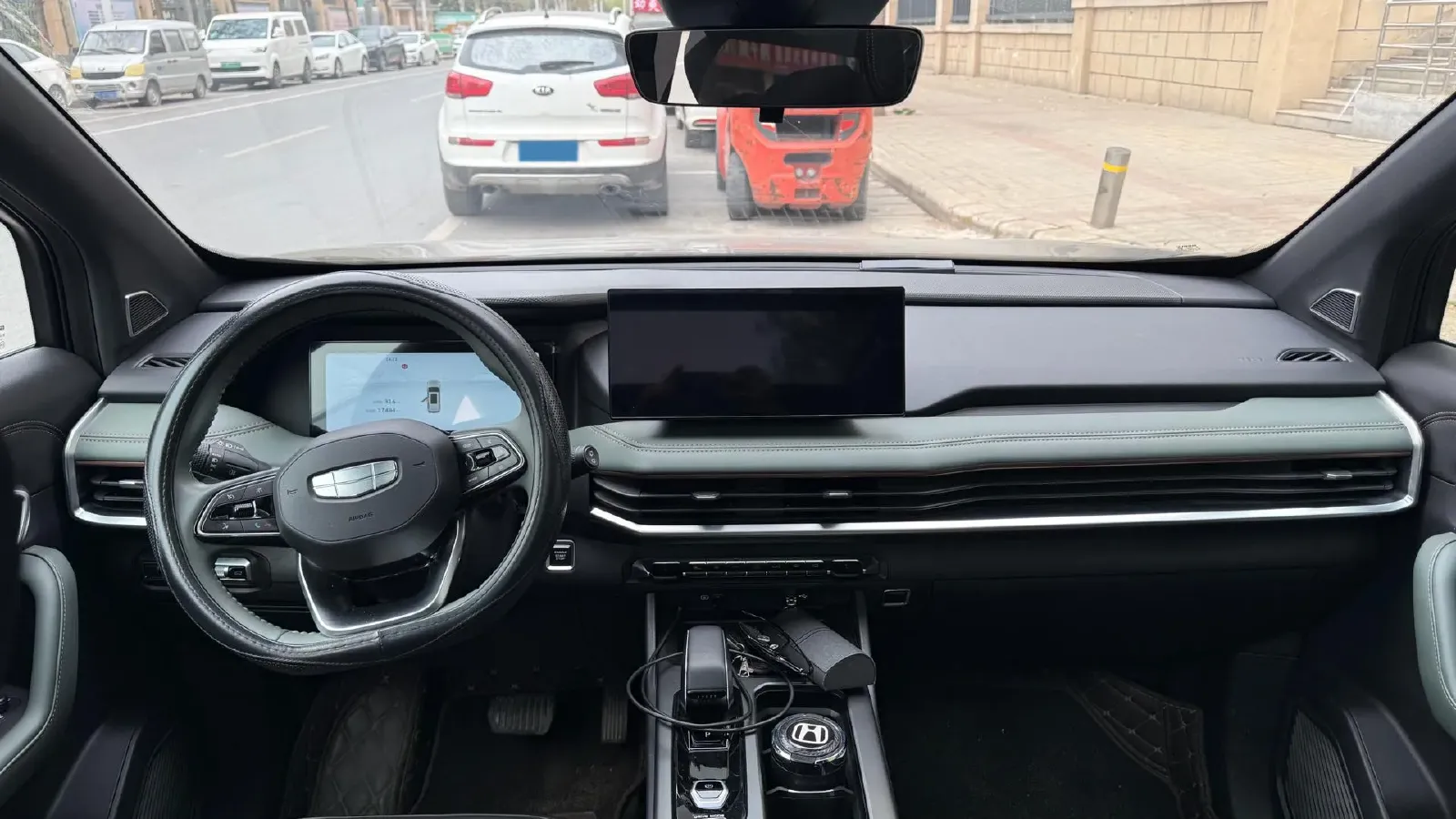 2023 Geely Okavango L 2.0T 218HP L4 7DCT,autocango,china used car exporter,china ev exporter,chinese used car exporter,chinese used ev exporter