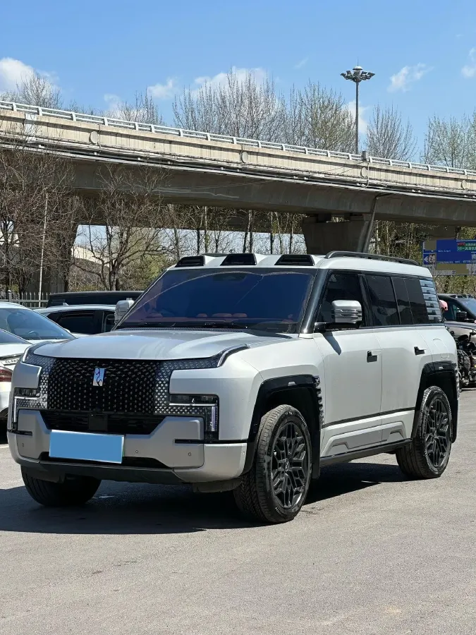 2023 YangWang U8 2.0T 272HP L4 REEV 49.05KWH,autocango,china used car exporter,china ev exporter,chinese used car exporter,chinese used ev exporter