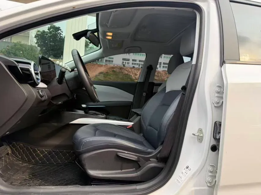 2023 Chevrolet Monza 1.5L 113HP L4 6DCT,autocango,china used car exporter,china ev exporter,chinese used car exporter,chinese used ev exporter