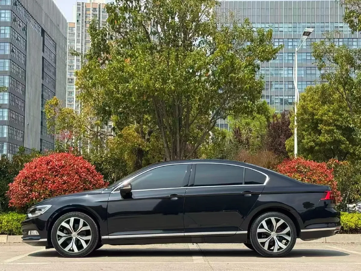 2019 Volkswagen Magotan 2.0T 186HP L4 7DCT,autocango,china used car exporter,china ev exporter,chinese used car exporter,chinese used ev exporter