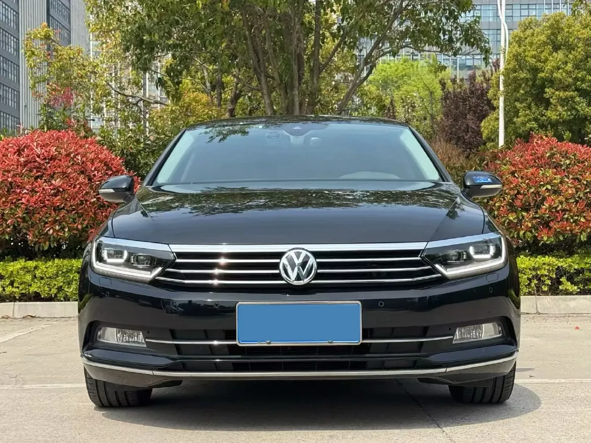 2019 Volkswagen Magotan 2.0T 186HP L4 7DCT,autocango,china used car exporter,china ev exporter,chinese used car exporter,chinese used ev exporter