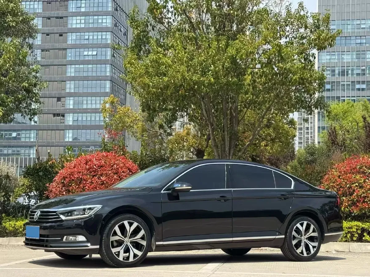 2019 Volkswagen Magotan 2.0T 186HP L4 7DCT,autocango,china used car exporter,china ev exporter,chinese used car exporter,chinese used ev exporter