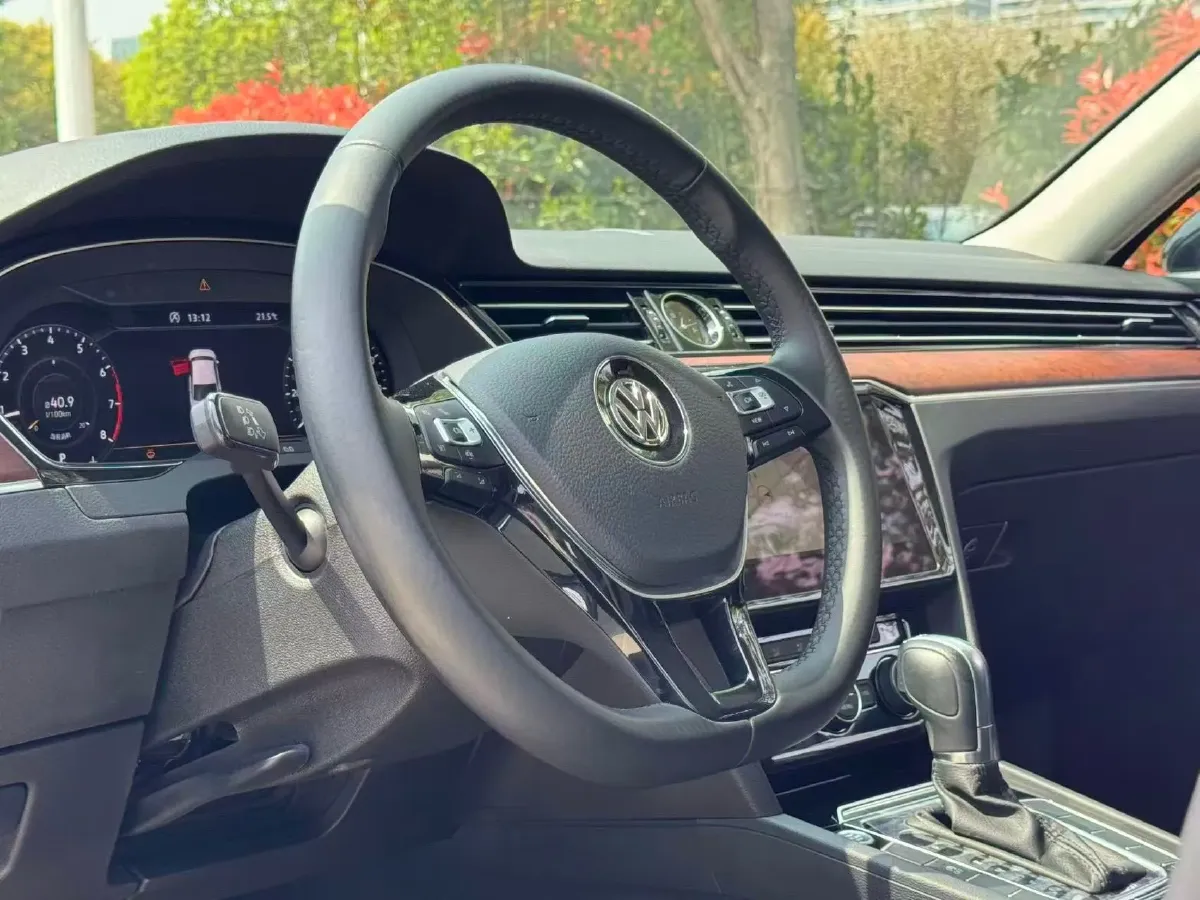 2019 Volkswagen Magotan 2.0T 186HP L4 7DCT,autocango,china used car exporter,china ev exporter,chinese used car exporter,chinese used ev exporter