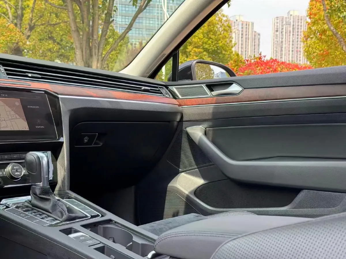 2019 Volkswagen Magotan 2.0T 186HP L4 7DCT,autocango,china used car exporter,china ev exporter,chinese used car exporter,chinese used ev exporter