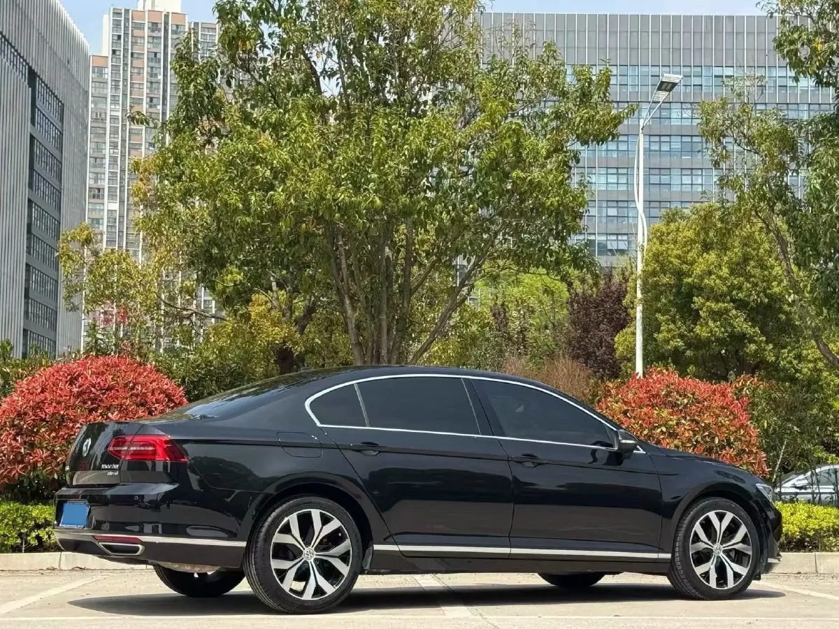 2019 Volkswagen Magotan 2.0T 186HP L4 7DCT,autocango,china used car exporter,china ev exporter,chinese used car exporter,chinese used ev exporter