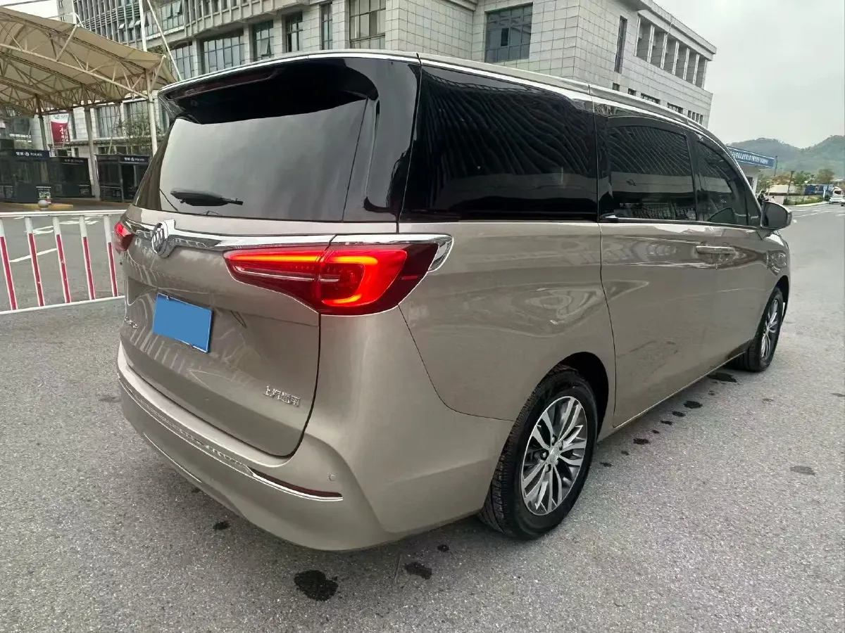 2022 Buick GL8 2.0T 237HP L4 9AT,autocango,china used car exporter,china ev exporter,chinese used car exporter,chinese used ev exporter