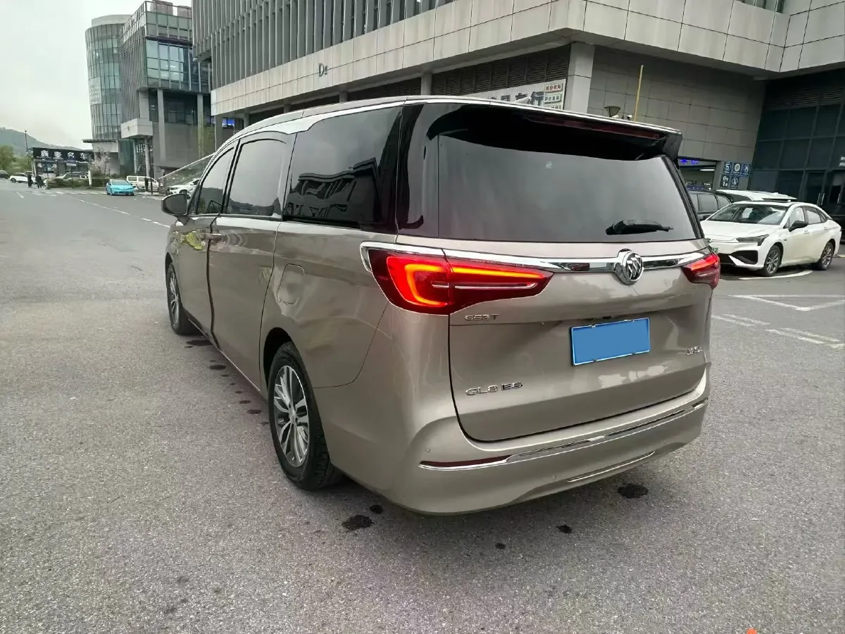 2022 Buick GL8 2.0T 237HP L4 9AT,autocango,china used car exporter,china ev exporter,chinese used car exporter,chinese used ev exporter