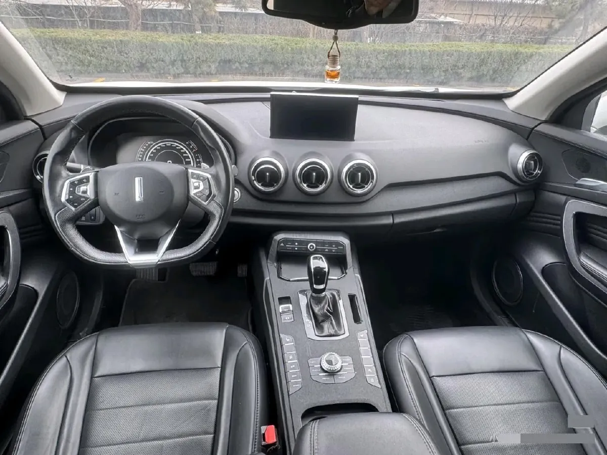 2017 WEY VV7 2.0T 234HP L4 7DCT,autocango,china used car exporter,china ev exporter,chinese used car exporter,chinese used ev exporter